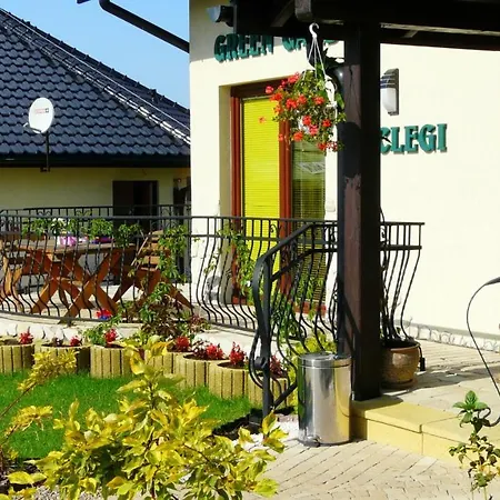 Апартаменты Green Garden Apartamenty-noclegi-restauracja *